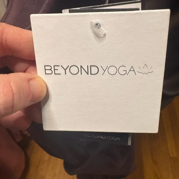 Beyond Yoga POWERBEYOND™ Midi Legging 2.0 in Rich Plum Size XS RT $114 - Picture 6 of 6